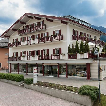 Sapelza Appartementhaus Dobbiaco Eksteriør bilde