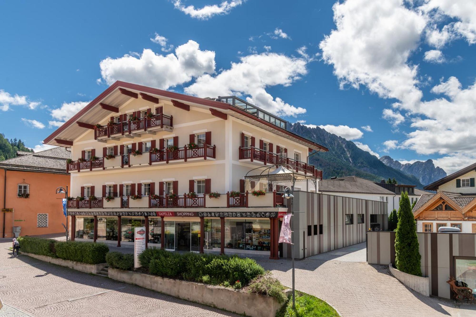 Sapelza Appartementhaus Dobbiaco Eksteriør bilde