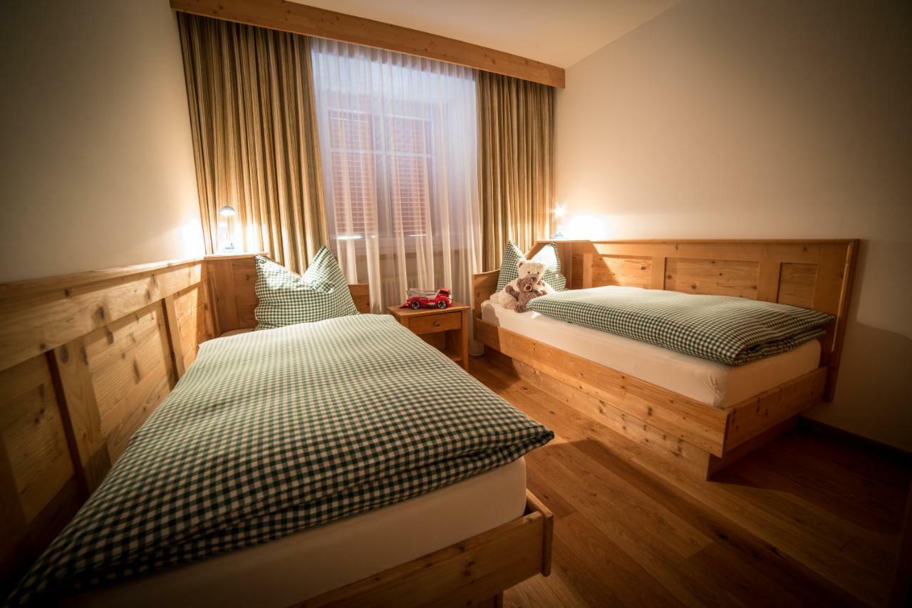 Sapelza Appartementhaus Dobbiaco Eksteriør bilde
